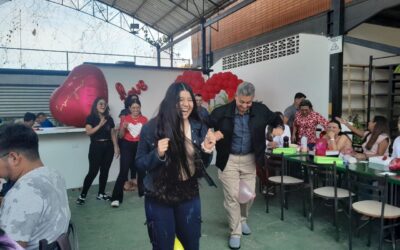 Comunidad uvemista celebra el amor y la amistad con «Conectando Corazones»