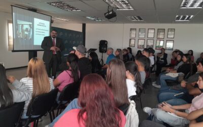 Casa llena en  foro “Derecho Administrativo” de la UVM