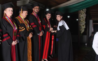 UVM despide a su septuagésima novena promoción en una ceremonia que tocó el alma