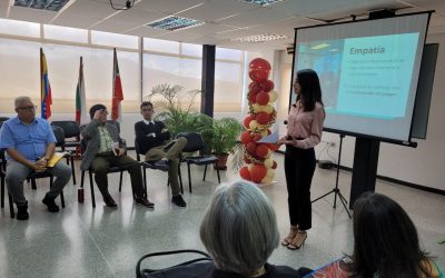 Docentes participan en  taller de empatía en el marco del día del Abogado y el Politólogo