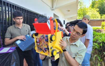 Estudiantes de Ingeniería  deslumbran con proyectos innovadores en defensa trimestral