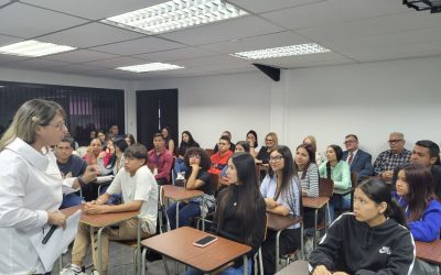 UVM  inicia celebración aniversario con exitosa jornada académica e impactante debut de la Humanoide Zoe