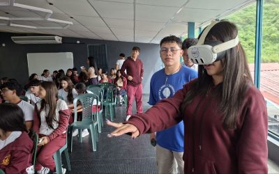 UVM llevó su oferta académica y tecnología al Colegio Ignacio Martín Burk