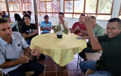 El Campus Tempé se vistió de identidad y alegría en el homenaje al talento uvemista